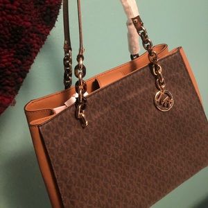 Michael Kors Purse & Wallet Set